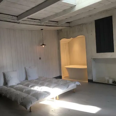 Vila La Cure Grande Maison De Charme De 2 A 14 Personnes Saint-Urcize