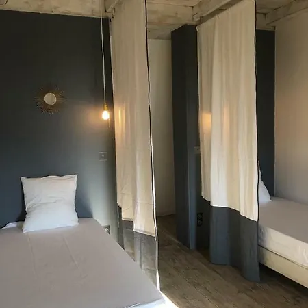 Vila La Cure Grande Maison De Charme De 2 A 14 Personnes Saint-Urcize