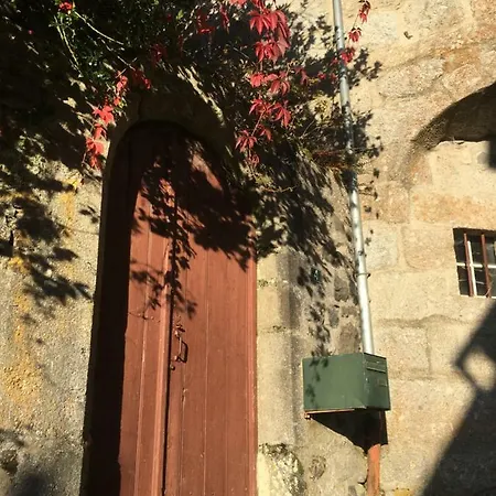 Vila La Cure Grande Maison De Charme De 2 A 14 Personnes Saint-Urcize